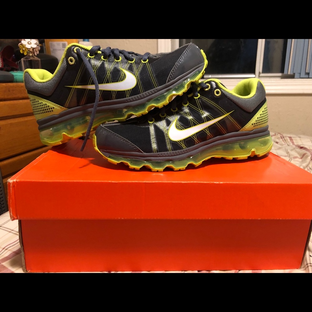 Brand New!!! Women’s Nike Air Max 2009
